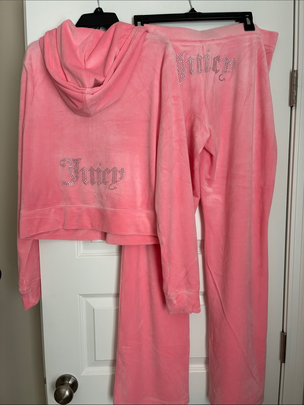 Juicy Couture Pink Velour Zip Hoodie & Rhinestone Logo Sweatpants Set - Picture 2 of 5